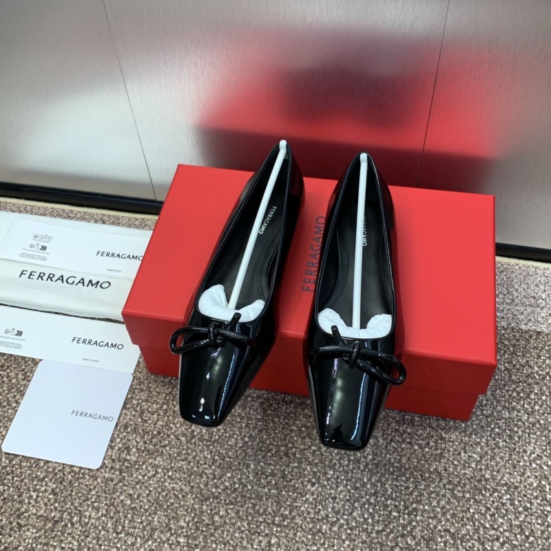 Ferragamo flat shoes